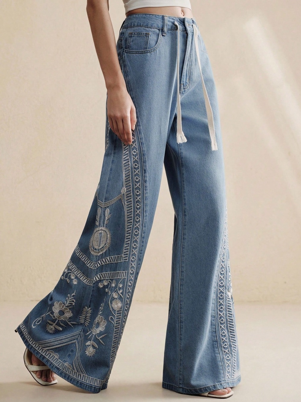 Embroidered Light Blue Wide-Leg Women’s Jeans